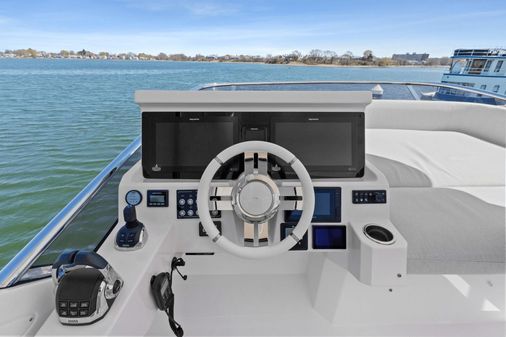 Azimut 50 fly image