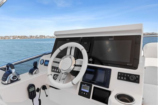 Azimut 50 fly image