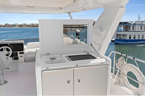 Azimut 50 fly image