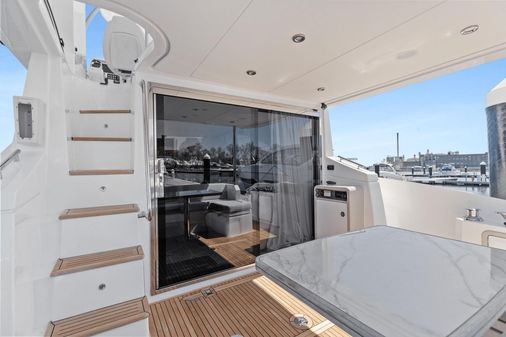 Azimut 50 fly image