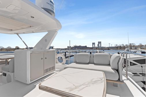 Azimut 50 fly image