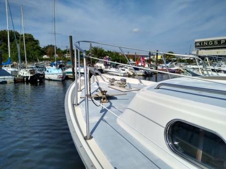 Mainship 34 Sedan image