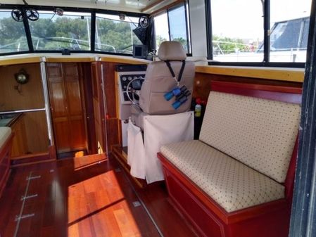 Mainship 34 Sedan image
