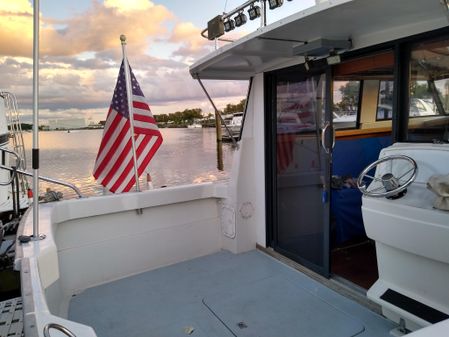 Mainship 34 Sedan image