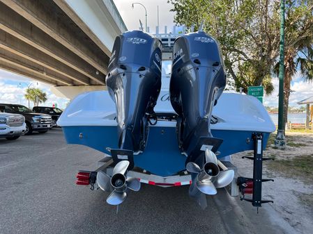 Yellowfin 32 image