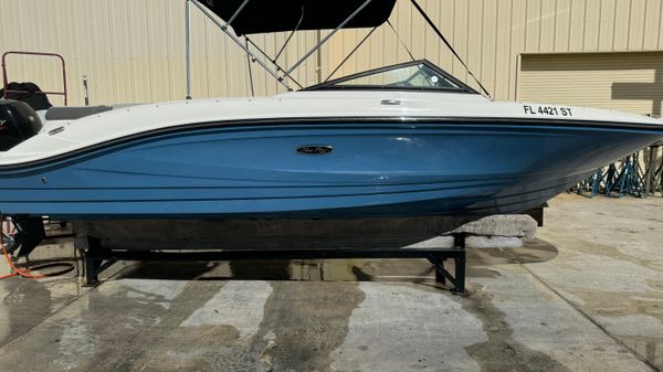 Sea Ray SPX 210 OB 