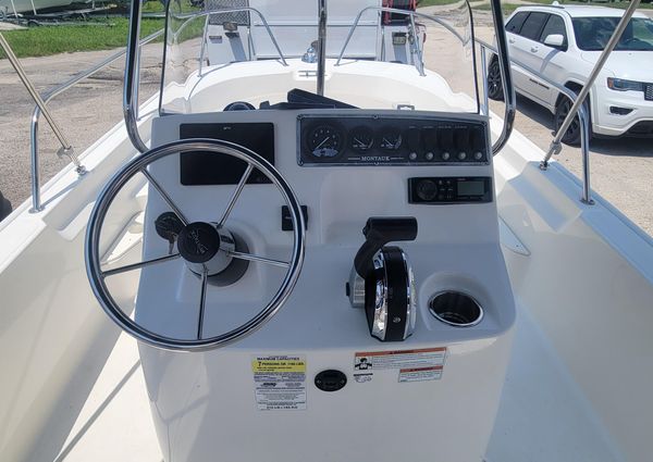 Boston Whaler 170 Montauk image