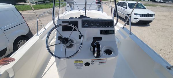 Boston Whaler 170 Montauk image