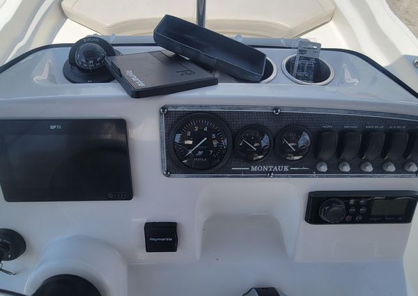 Boston Whaler 170 Montauk image