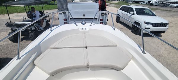 Boston Whaler 170 Montauk image