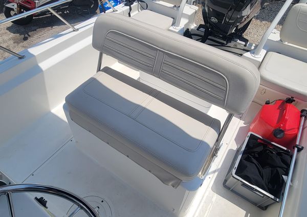 Boston Whaler 170 Montauk image