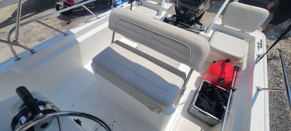 Boston Whaler 170 Montauk image