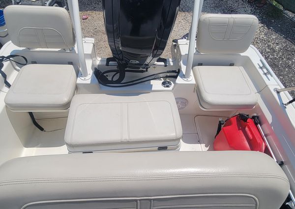 Boston Whaler 170 Montauk image