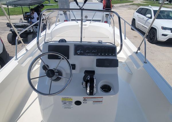 Boston Whaler 170 Montauk image