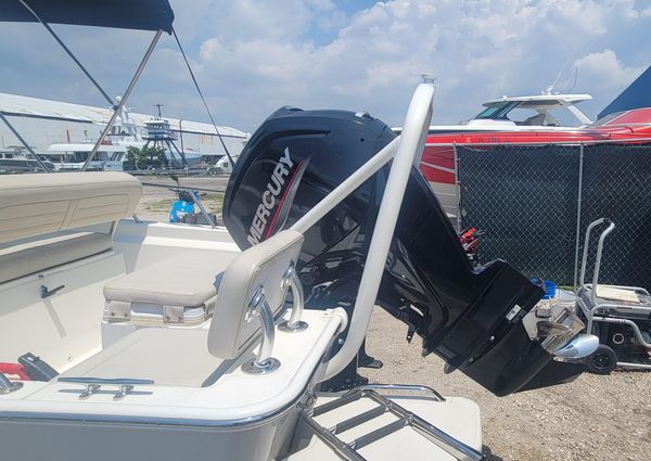 Boston Whaler 170 Montauk image