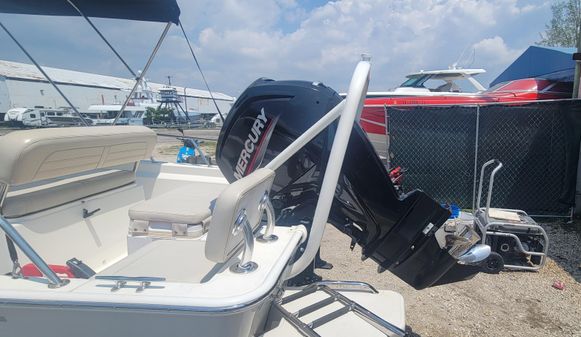 Boston Whaler 170 Montauk image