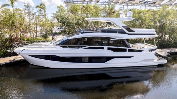 Galeon 640 Fly