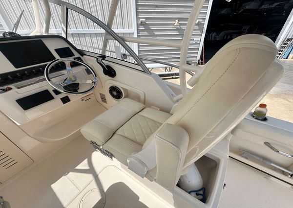 Grady-White Adventure 218 image