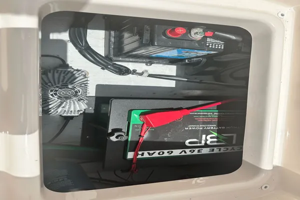 Grady-White Adventure 218 image