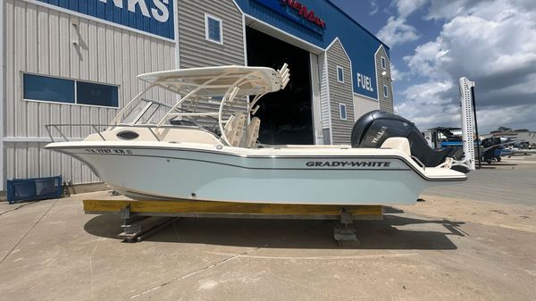 Grady-White Adventure 218 