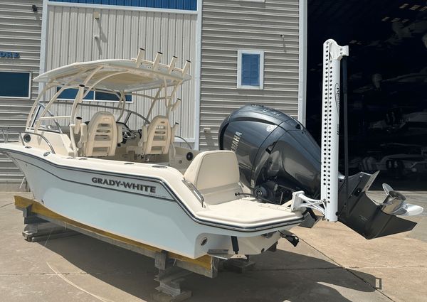 Grady-White Adventure 218 image