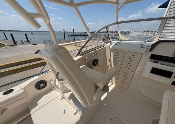 Grady-White Adventure 218 image