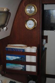 Hunter 25 image