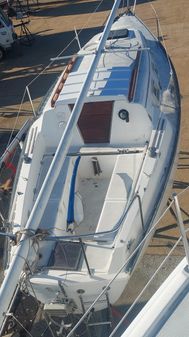 Hunter 25 image