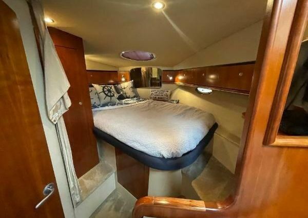 Cruisers Yachts 340 Express image