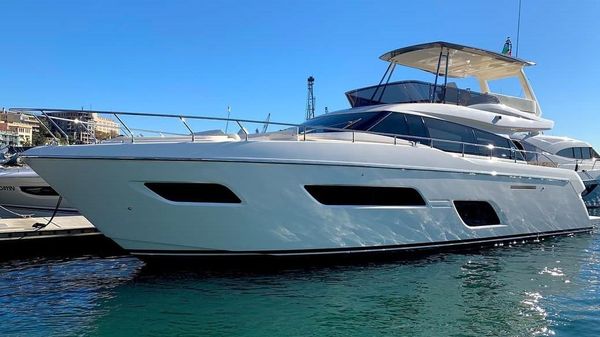 Ferretti Yachts 550