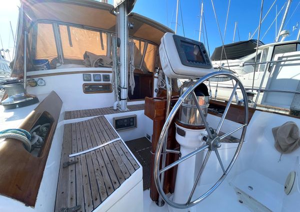 Cheoy-lee AFT-COCKPIT-CRUISING-KETCH image