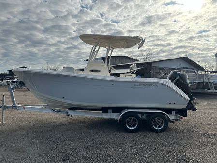 Cobia 220-CENTER-CONSOLE image