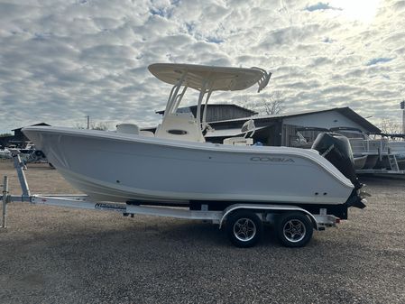 Cobia 220-CENTER-CONSOLE image