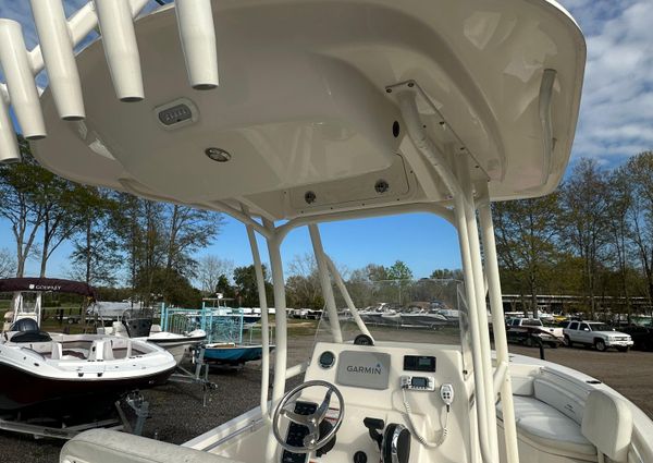 Cobia 220-CENTER-CONSOLE image