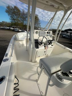 Cobia 220-CENTER-CONSOLE image