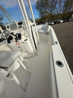 Cobia 220-CENTER-CONSOLE image