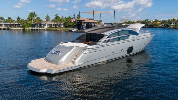 Pershing 82 image