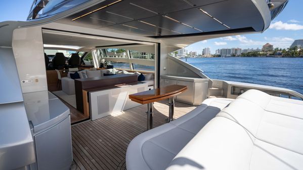 Pershing 82 image
