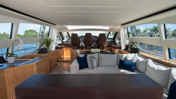 Pershing 82 image