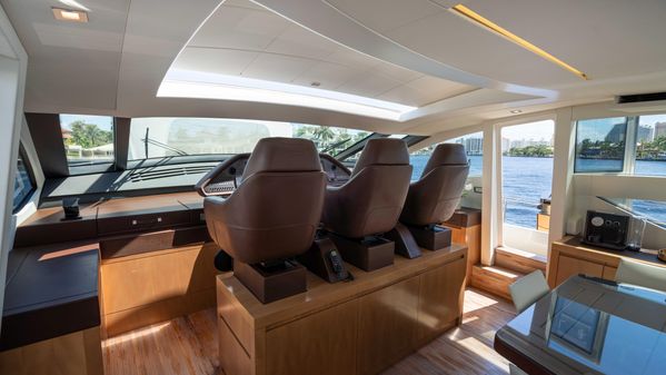 Pershing 82 image