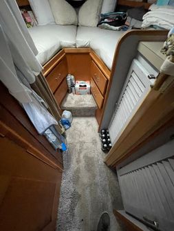 Silverton 40 Aft Cabin image