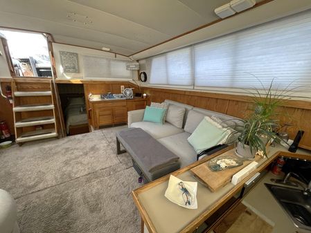 Silverton 40 Aft Cabin image