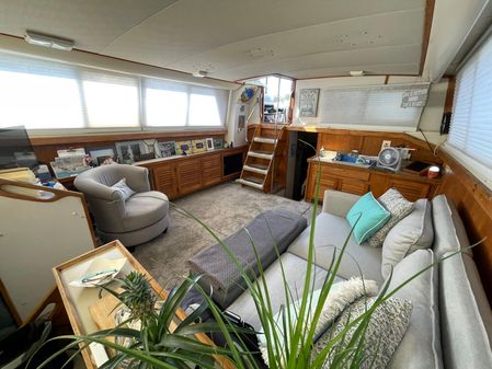 Silverton 40 Aft Cabin image