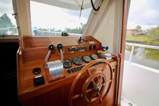 Mainship 430 Trawler image