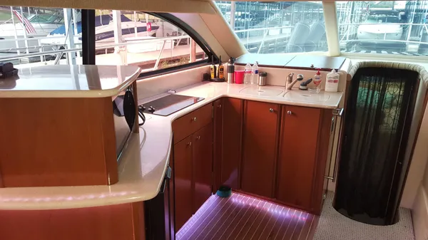 Meridian 411 Sedan image