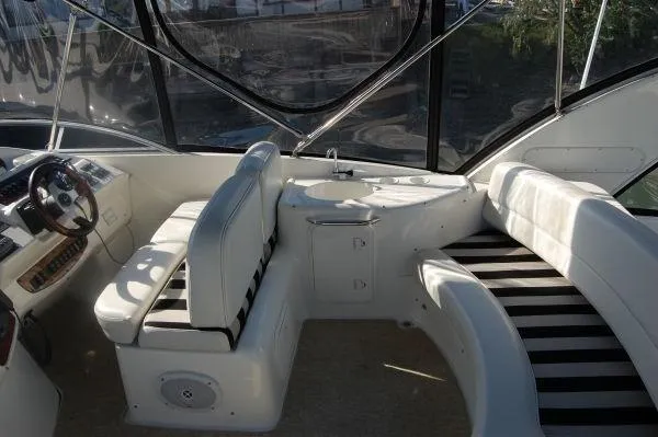 Meridian 411 Sedan image