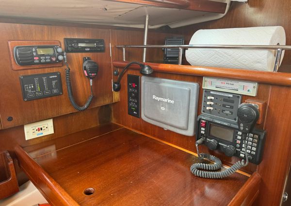 Beneteau 40 Center Cockpit image