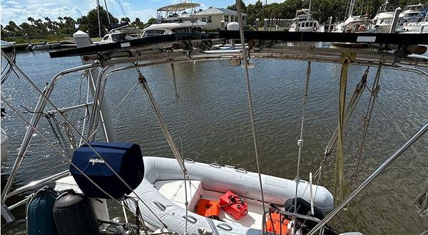 Beneteau 40 Center Cockpit image