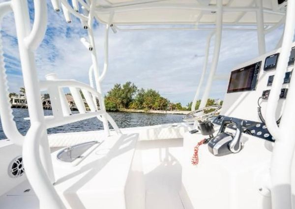 Bertram 25 Custom Center Console image