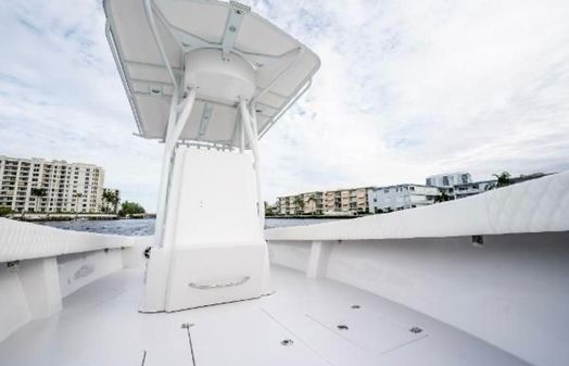 Bertram 25 Custom Center Console image